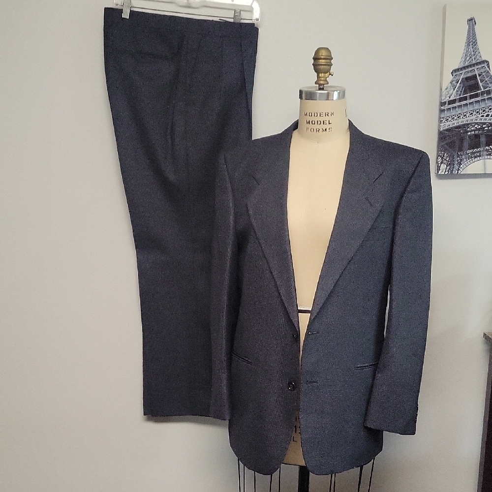 Elegant Blue Wool Men's Suit
